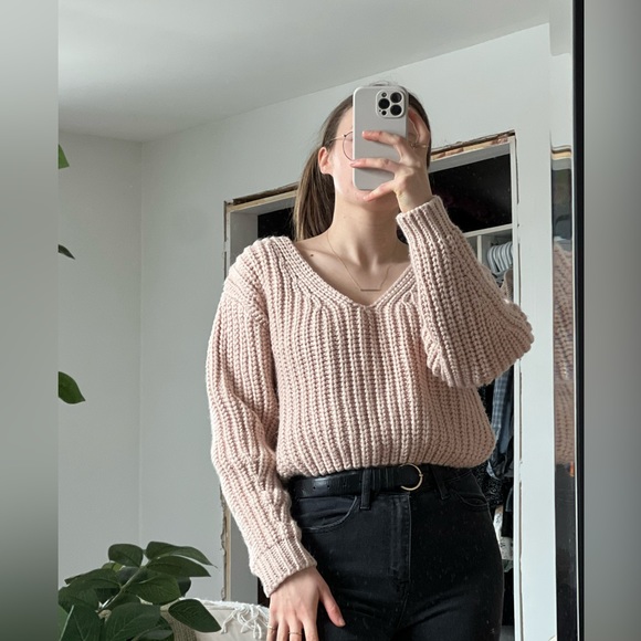 H&M sweater - Picture 3 of 6